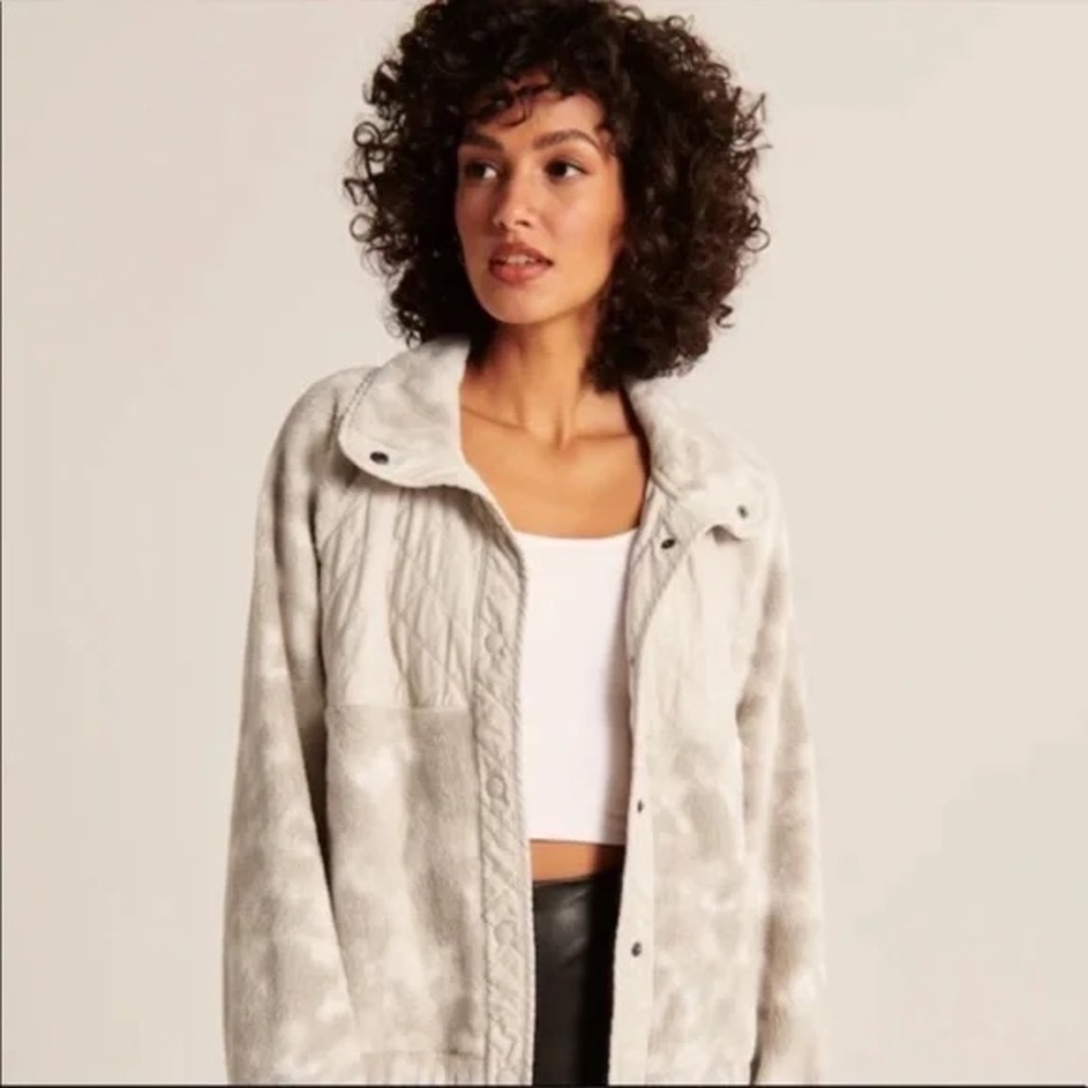 Abercrombie & Fitch White Grey Camo Button Up Mock Neck Fleece Jacket